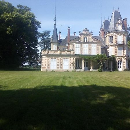 Chateau De Maucouvent Challuy Exterior photo