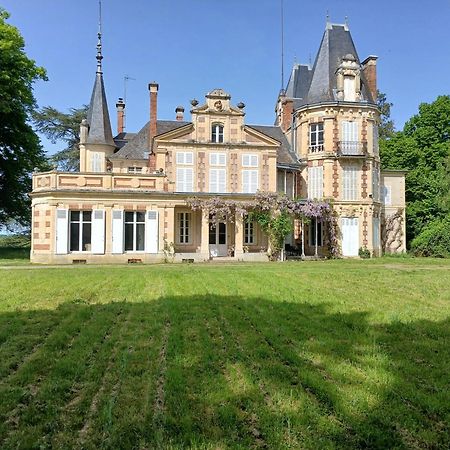 Chateau De Maucouvent Challuy Exterior photo